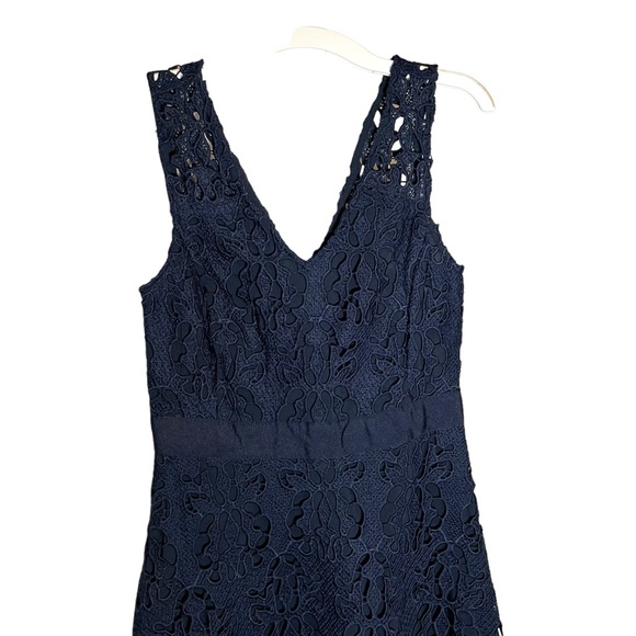 NWT BANANA REPUBLIC V Neck Navy Blue Lace Knee Length Dress Size 2P - Picture 2 of 7
